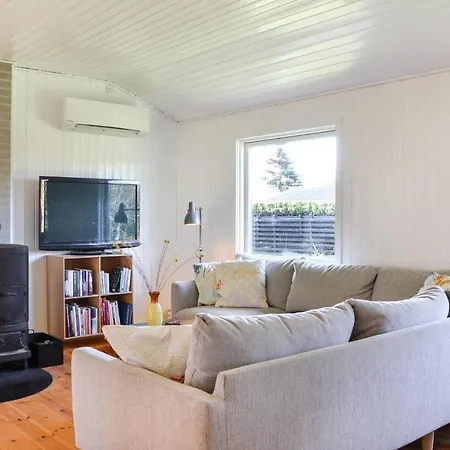 Gorgeous In With Kitchen Holiday home *