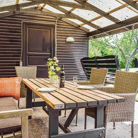 Gorgeous In With Kitchen Holiday home *