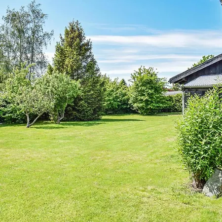 Gorgeous In With Kitchen Holiday home